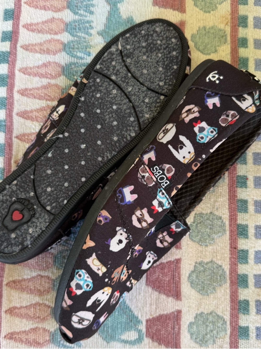 Skechers BOBS Women’s size 9 Black Slip-On Sneakers with Colorful Pet Faces - Picture 6 of 8